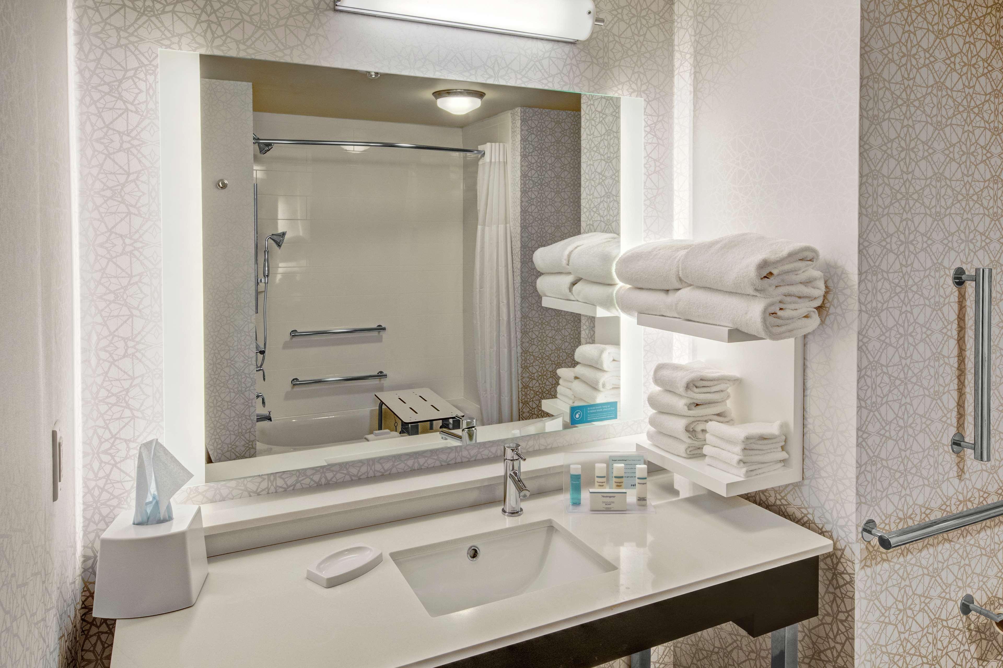 Hampton Inn Fresno Airport Екстер'єр фото