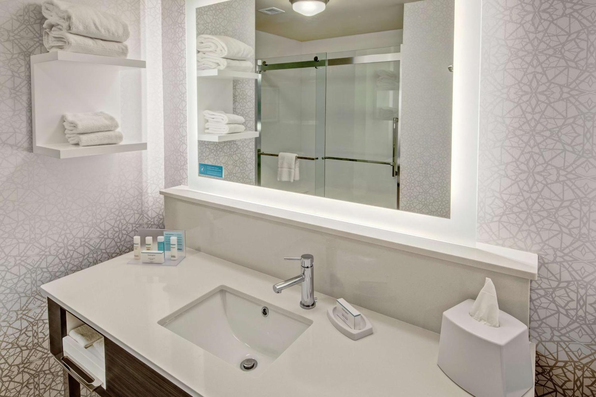 Hampton Inn Fresno Airport Екстер'єр фото