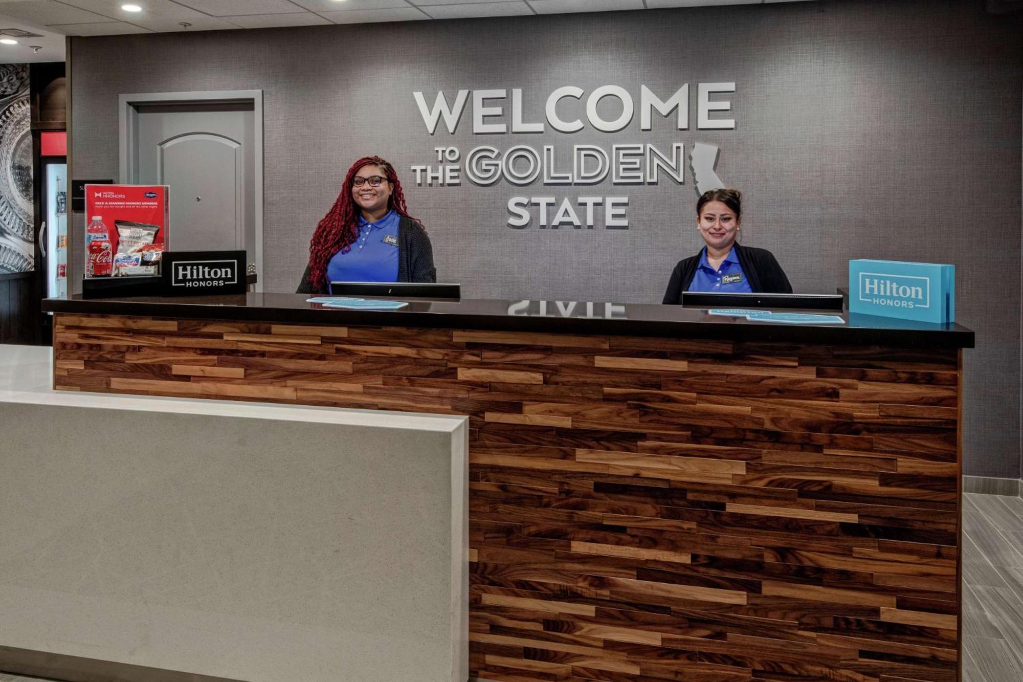 Hampton Inn Fresno Airport Екстер'єр фото