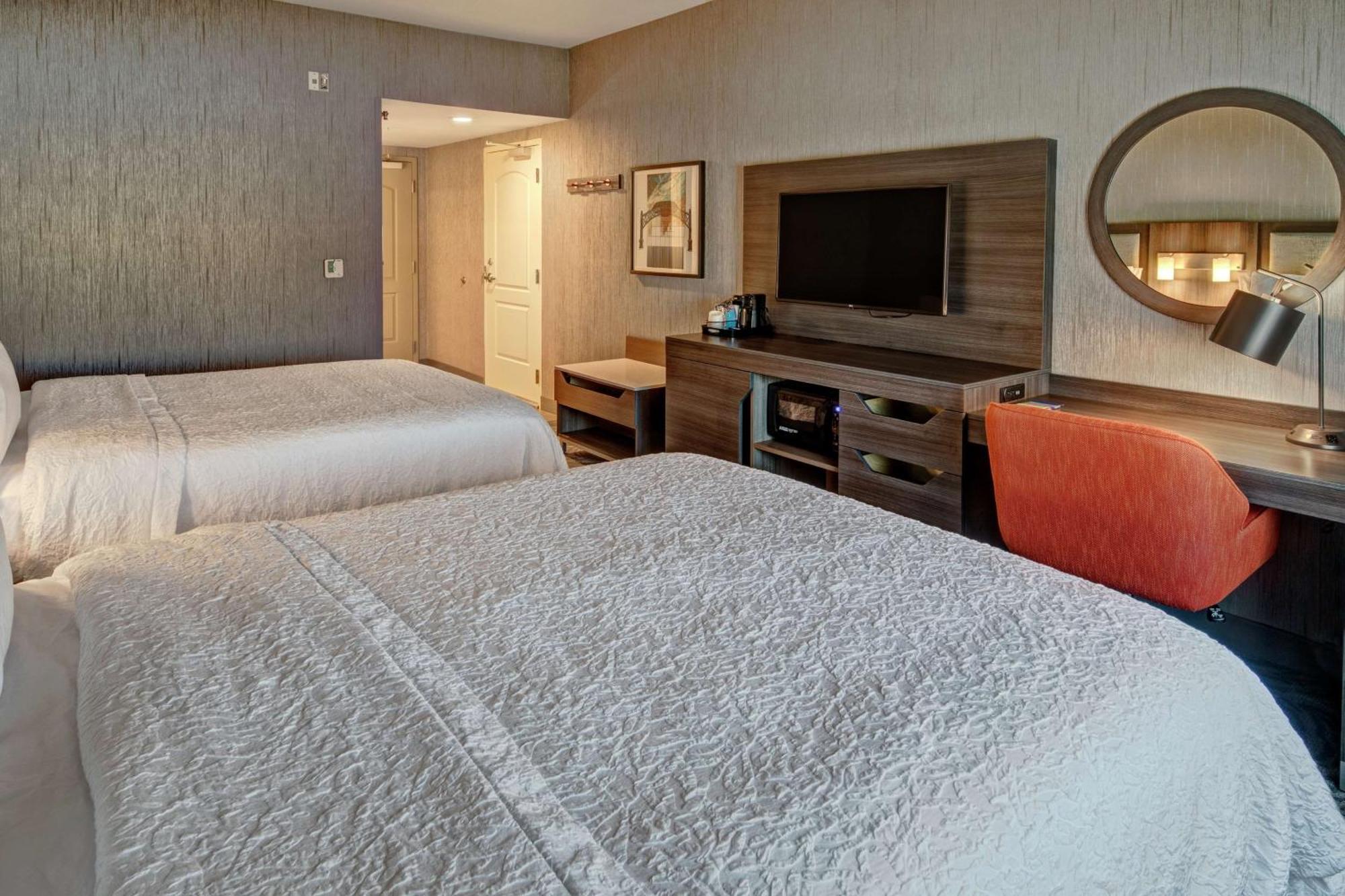 Hampton Inn Fresno Airport Екстер'єр фото